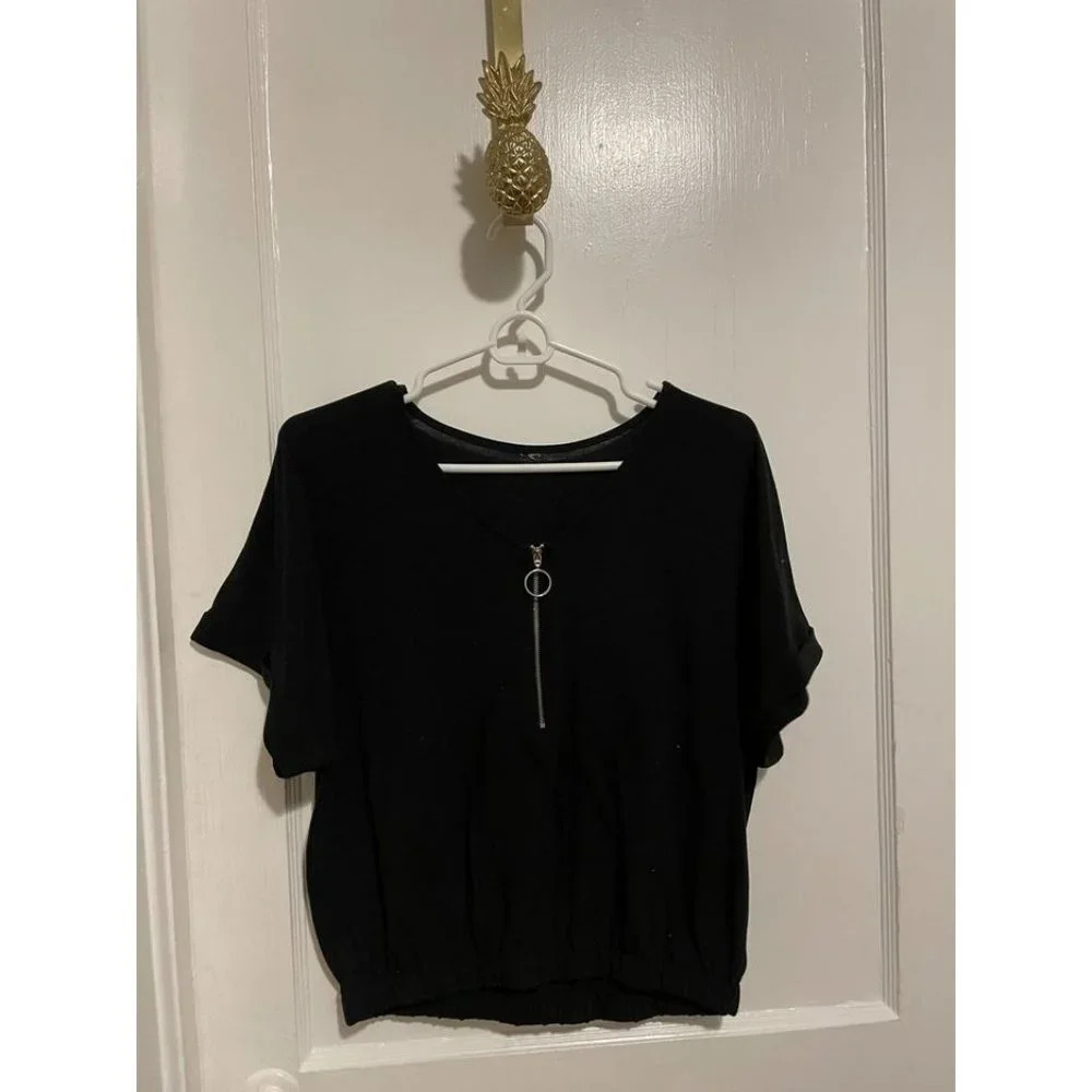 Women's Size Large Black Blouse with Circle Zipper